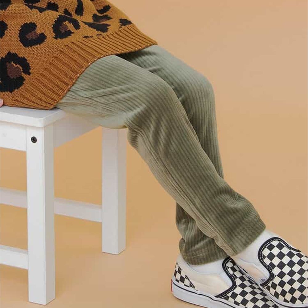 柔軟保暖燈芯絨合身長褲-墨綠