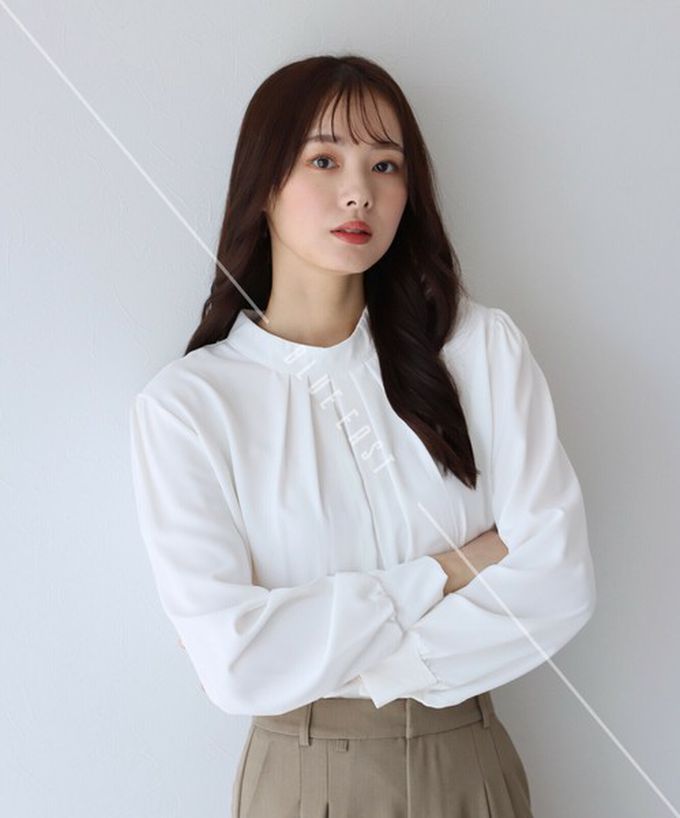 日本 BLUE EAST - 優雅摺線都會感小立領長袖上衣-白