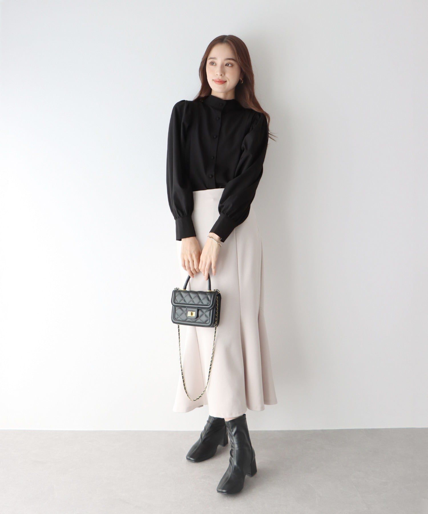 日本 BLUE EAST - 文藝氣質打摺長袖襯衫-米杏