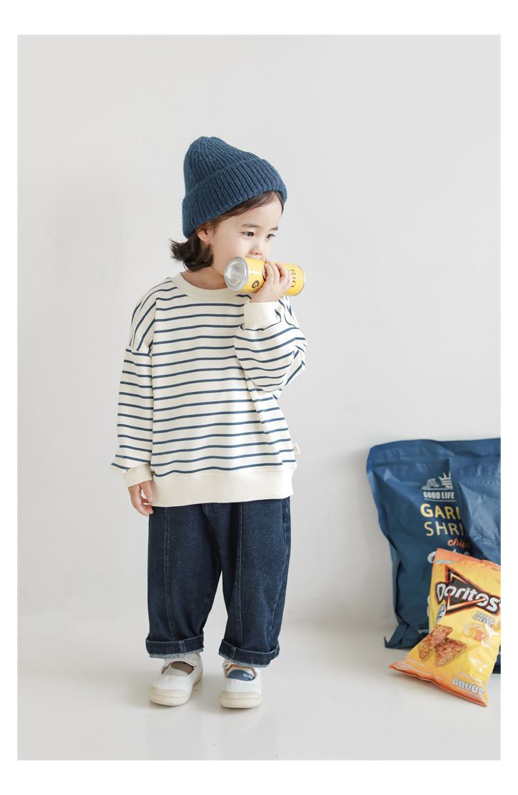 休閒印花圓領長袖上衣-塗鴉插畫-杏色