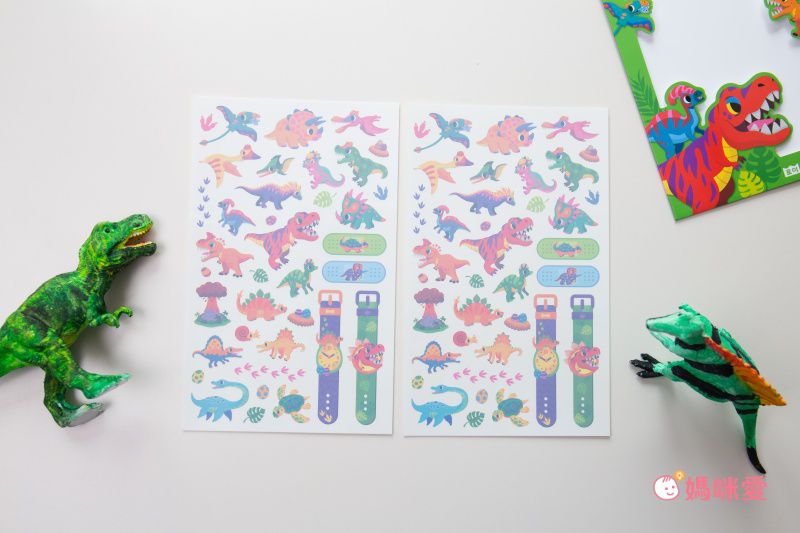 韓國最夯【韓國 ROI BOOKS】閃亮換裝寶石貼、公主彩妝遊戲書