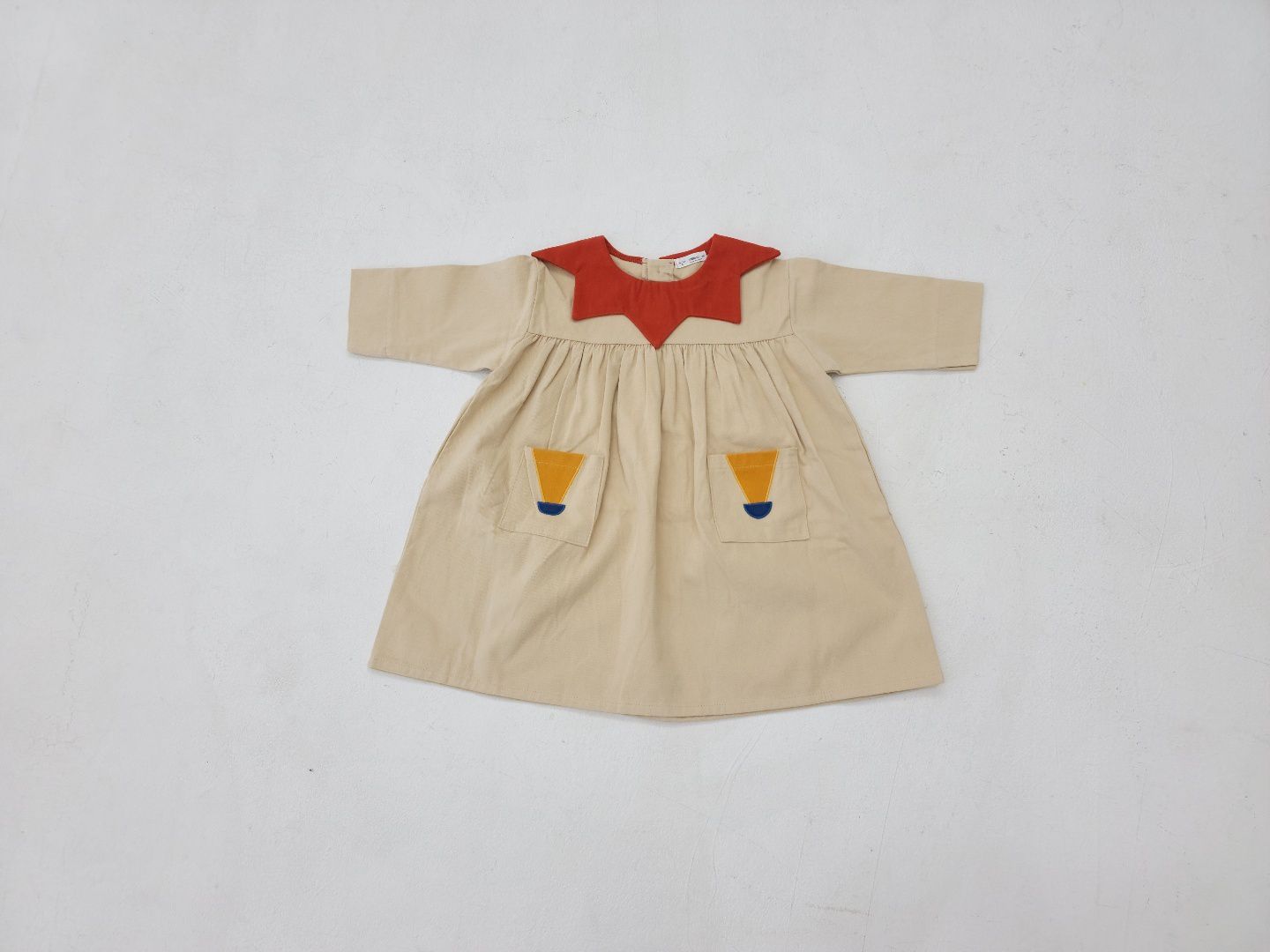 韓國 Mimico - 星星翻領口袋連身洋裝-淺卡其