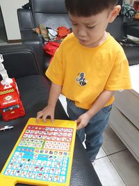 孩子的第一台手提觸控平板：ㄅㄆㄇ．ABC．數字加法．九九乘法-內含注音符號+英文字母+數字+九九乘法+7首兒歌+互動遊戲