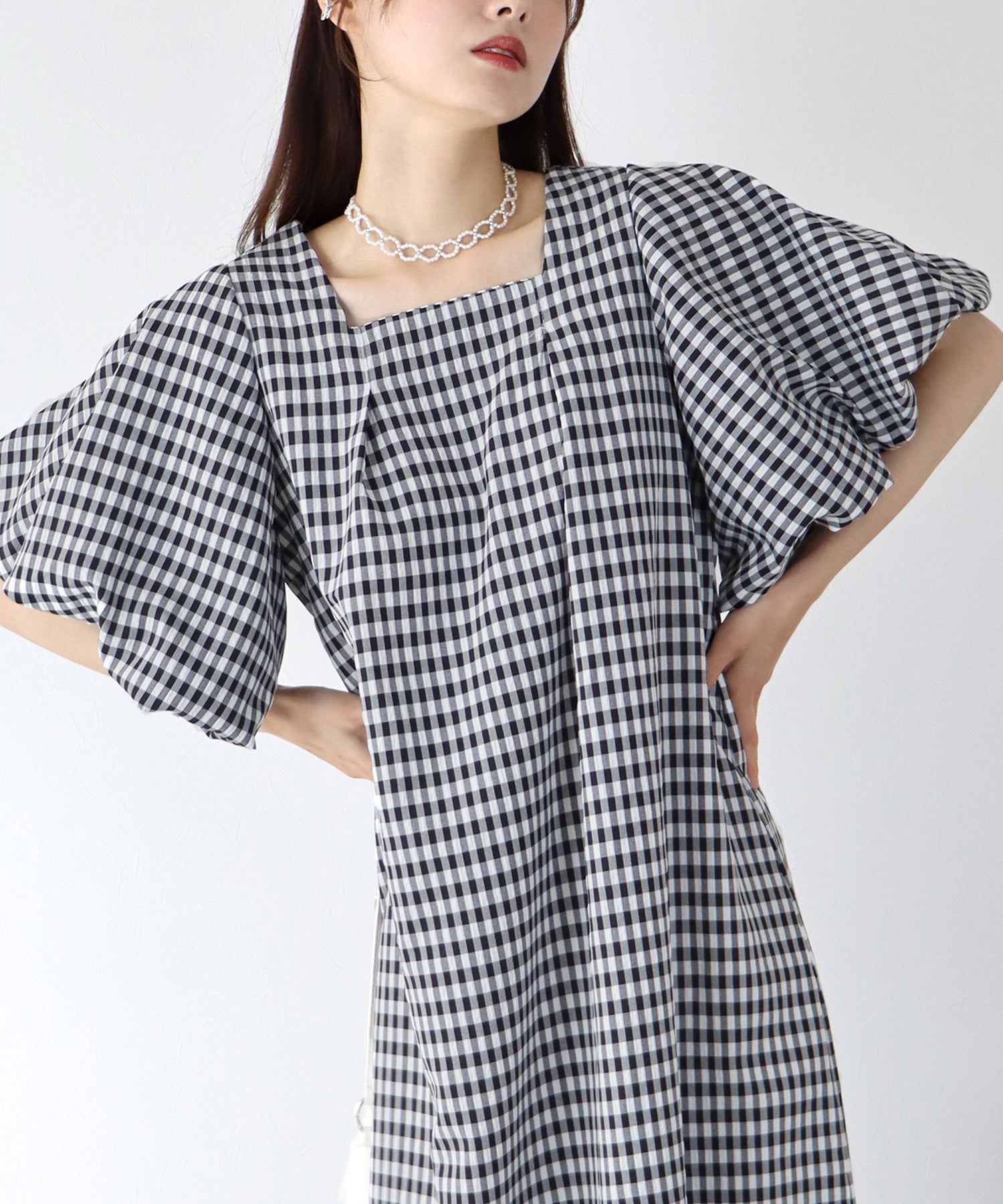 日本 BLUE EAST - 文藝方領大泡泡袖洋裝-格紋-黑