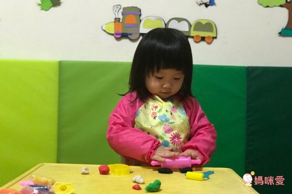 美國 green sprouts - 魔鬼氈雙面防水/防食物掉落長袖圍兜單入組-甜蜜花園