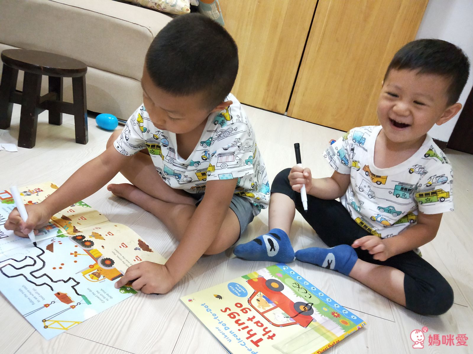 【超級英雄/蜘蛛人 貼紙書】熱愛英雄的男孩不能錯過☞大量貼紙與趣味題型 盡情當個小小英雄