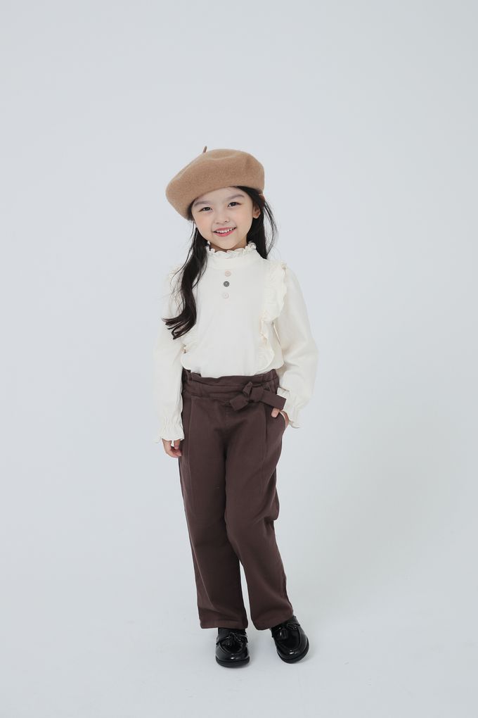 韓國 Coco Bang - 鈕釦波浪邊點綴小領長袖上衣-象牙白