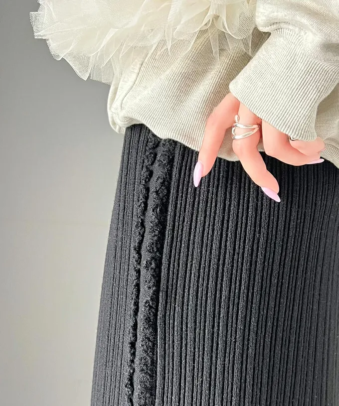 日本 Classical Elf - mily bilet 羅紋修身側流蘇針織長裙-黑