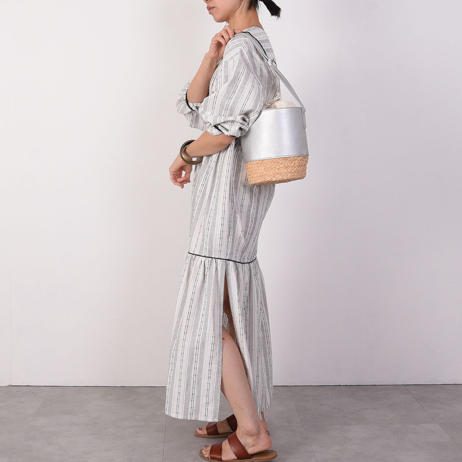 日本 COOCO - 束口仿皮X藤編拼接水桶手提包-銀 (16x20x16cm)