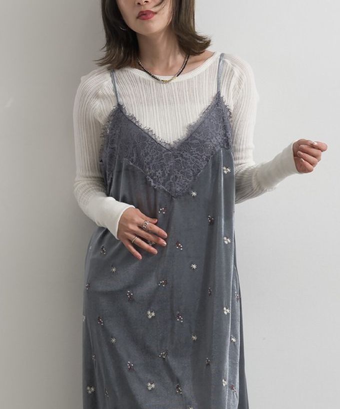 日本 ELENCARE DUE - 魅力光澤絨面蕾絲吊帶洋裝-小花刺繡-煙燻藍