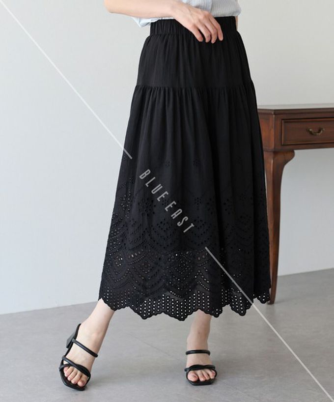 日本 BLUE EAST - 甜美雕花蕾絲下擺鬆緊長裙-水藍