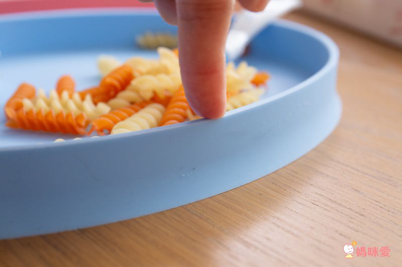 英國The Good Time - 英倫晚宴‧立體防滑矽膠餐盤-小畫家黃