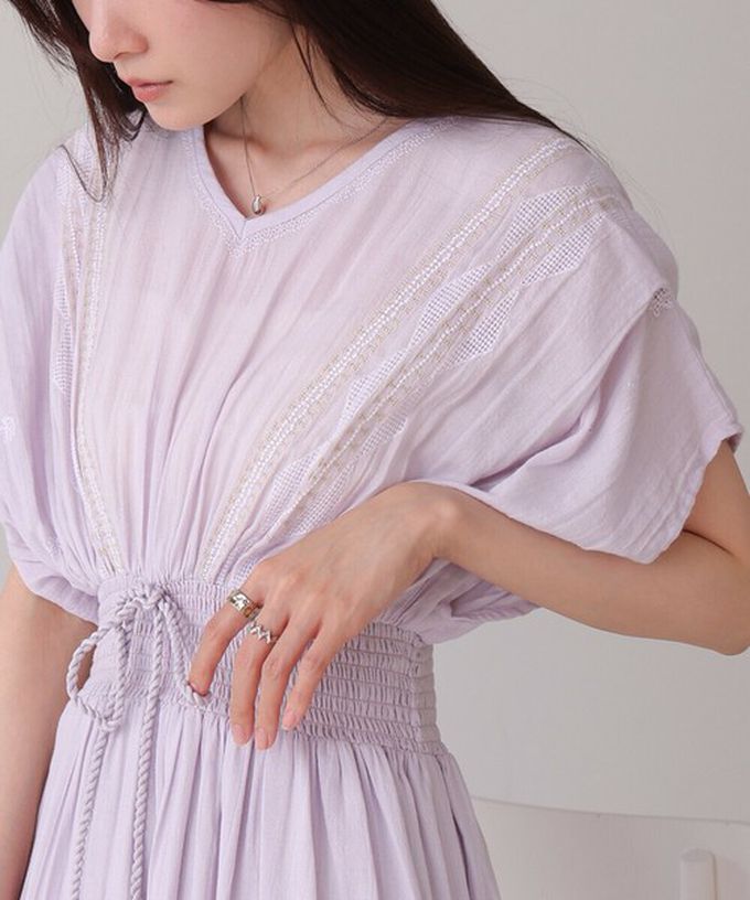 日本 Bab - 100%印度棉 素雅刺繡收腰短袖洋裝-淺紫