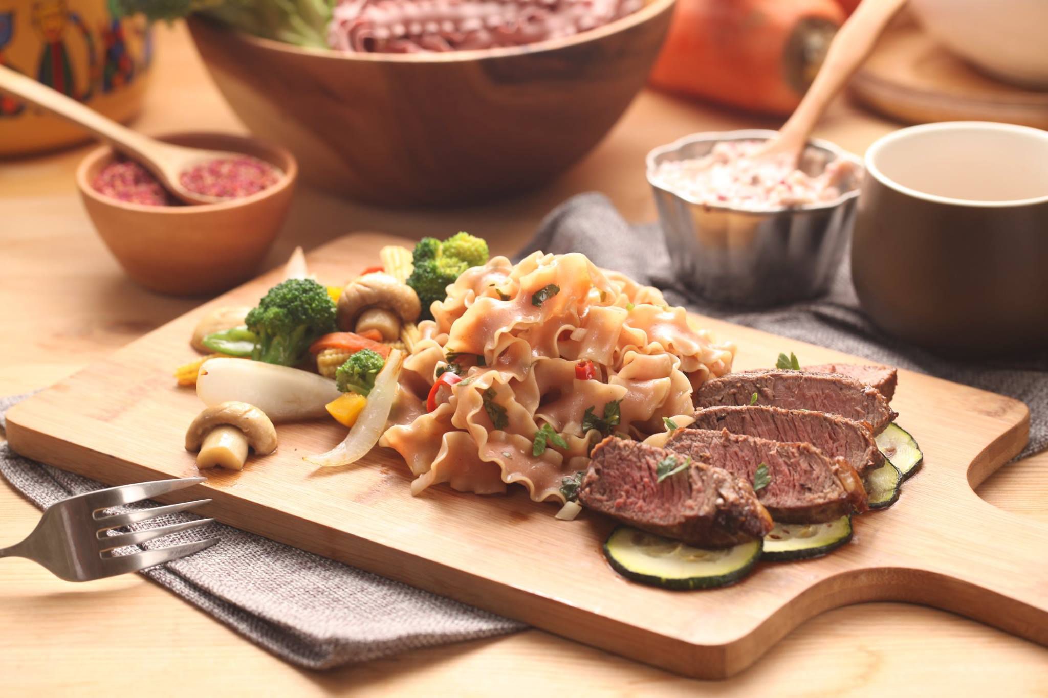 膳食纖維是地瓜的6倍！【信豐農場】台灣紅藜波浪麵＆紅藜拌醬