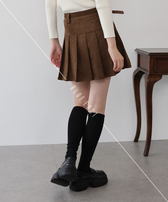 日本 BLUE EAST - 時髦麂皮百褶迷你短裙(附皮帶)-咖啡