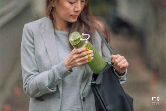 仁舟淨塑 - 【媽咪愛獨家組】無痕野餐全系列-四件組-矽密盒2.0長方藍矽龜1200ml*1+矽密袋2.0-1000ml*1+蜂蠟保鮮布超好蓋天空藍L*1+捲捲矽水瓶750ml*1