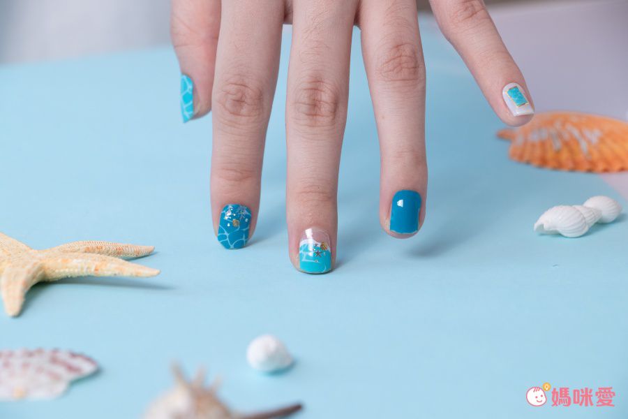 韓國 Glossy Blossom - 美甲貼-藍粉水鑽-一張20貼+美甲貼磨甲棒