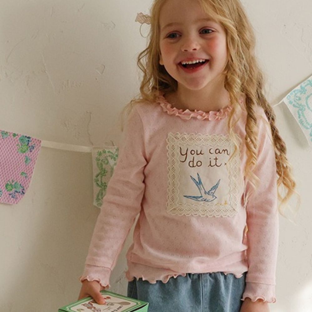 Puellaflo 浪漫花邊復古蕾絲布章長袖上衣-粉