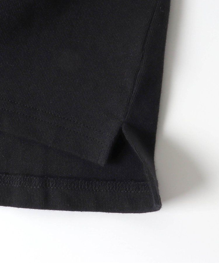 日本 BREEZE - 聯名款 恐龍刺繡短袖上衣-暴龍v.s三角龍-黑