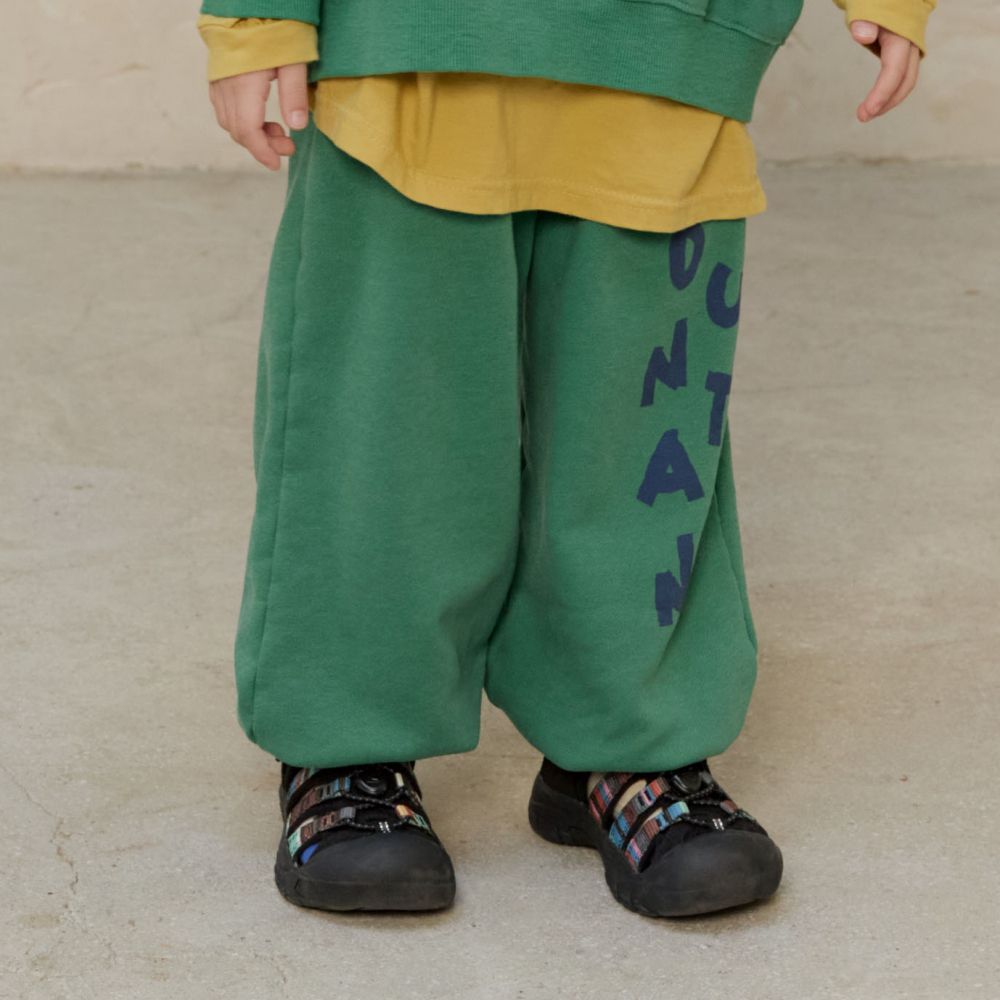 NAVi 鬆緊腰趣味山峰字印縮口棉褲-綠