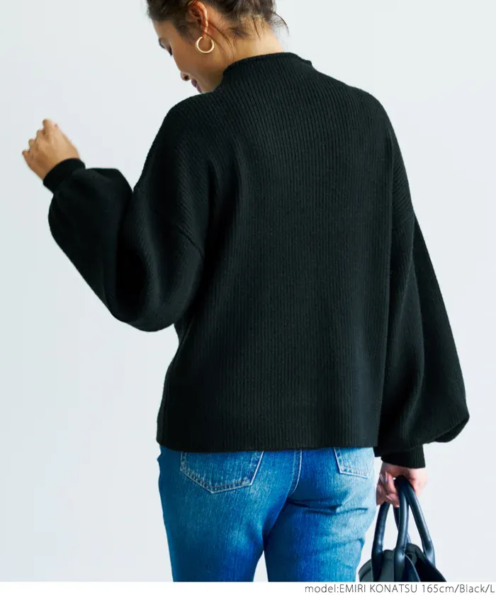 日本 COCA - 立領修身坑條落肩針織毛衣-米杏