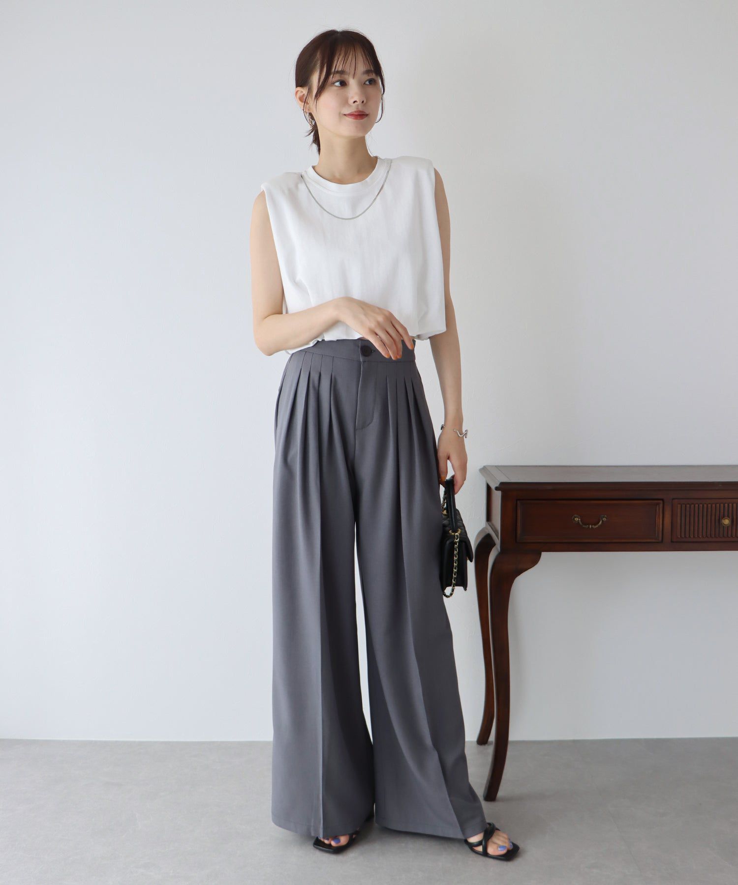 日本 BLUE EAST - 棉混法式簡約無袖上衣-白