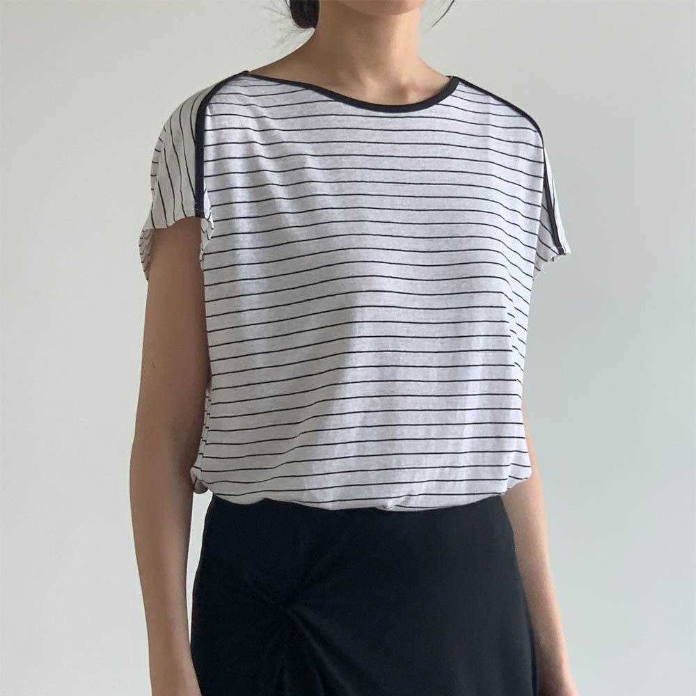 輕薄修飾蓋袖條紋上衣-白 (FREE)