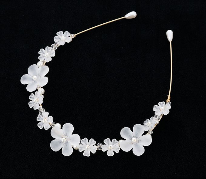 日本 Catherine Cottage - 磨砂優雅花圈造型髮箍-透光白