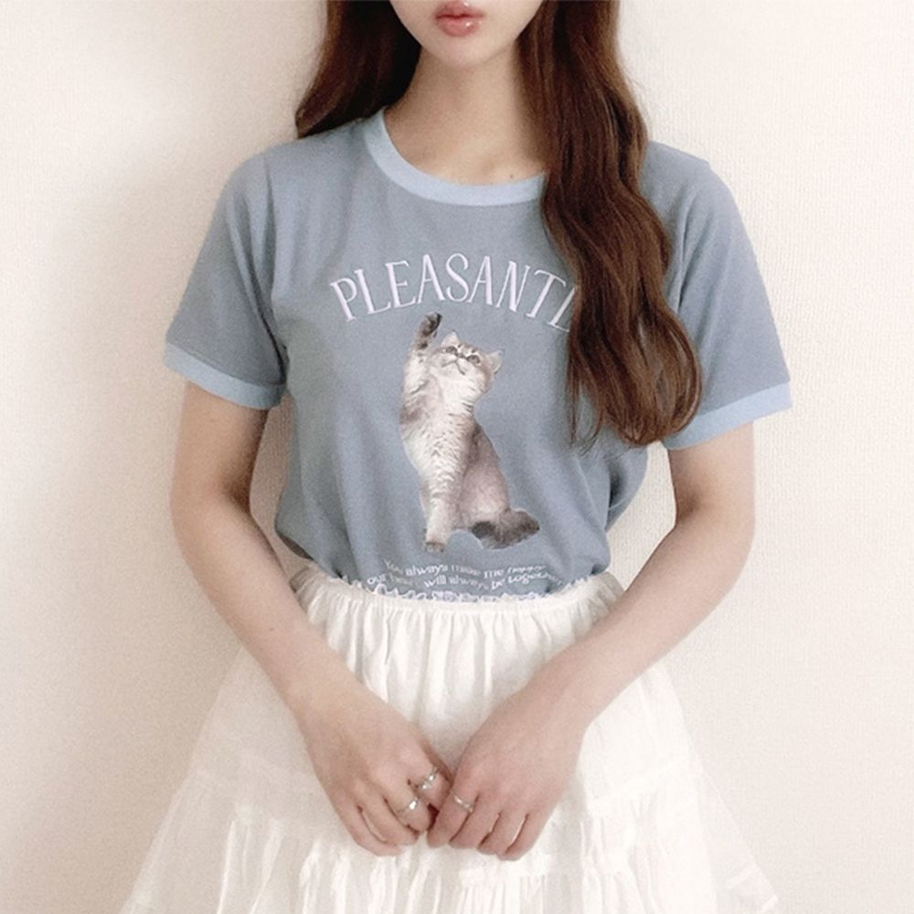 淘氣貓咪印花滾邊短袖上衣-藍 (F)