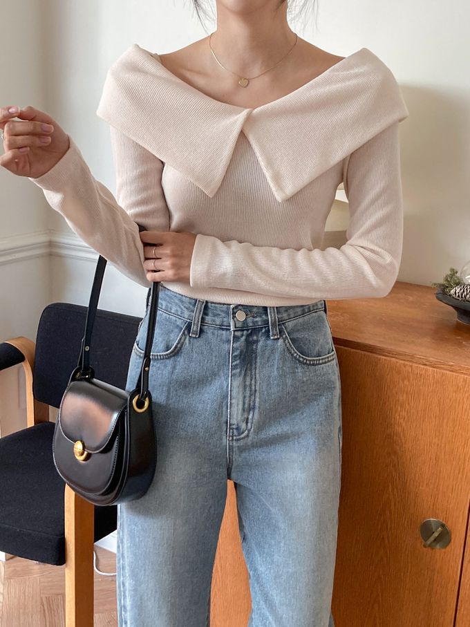 韓國女裝連線 - 微露鎖骨大翻領長袖上衣-黑 (FREE)