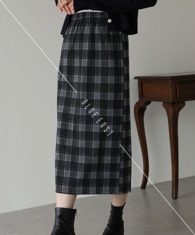 日本 BLUE EAST - 簡潔溫柔格紋後開叉合身長裙-黑x灰