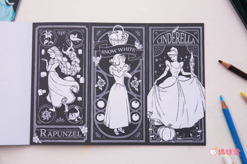 日本文具代購 - B5尺寸繪圖本(黑底)-迪士尼公主
