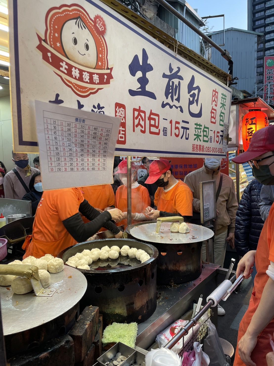 士林排隊美食！【大上海生煎包】皮脆肉汁噴發，0廚藝完美複製