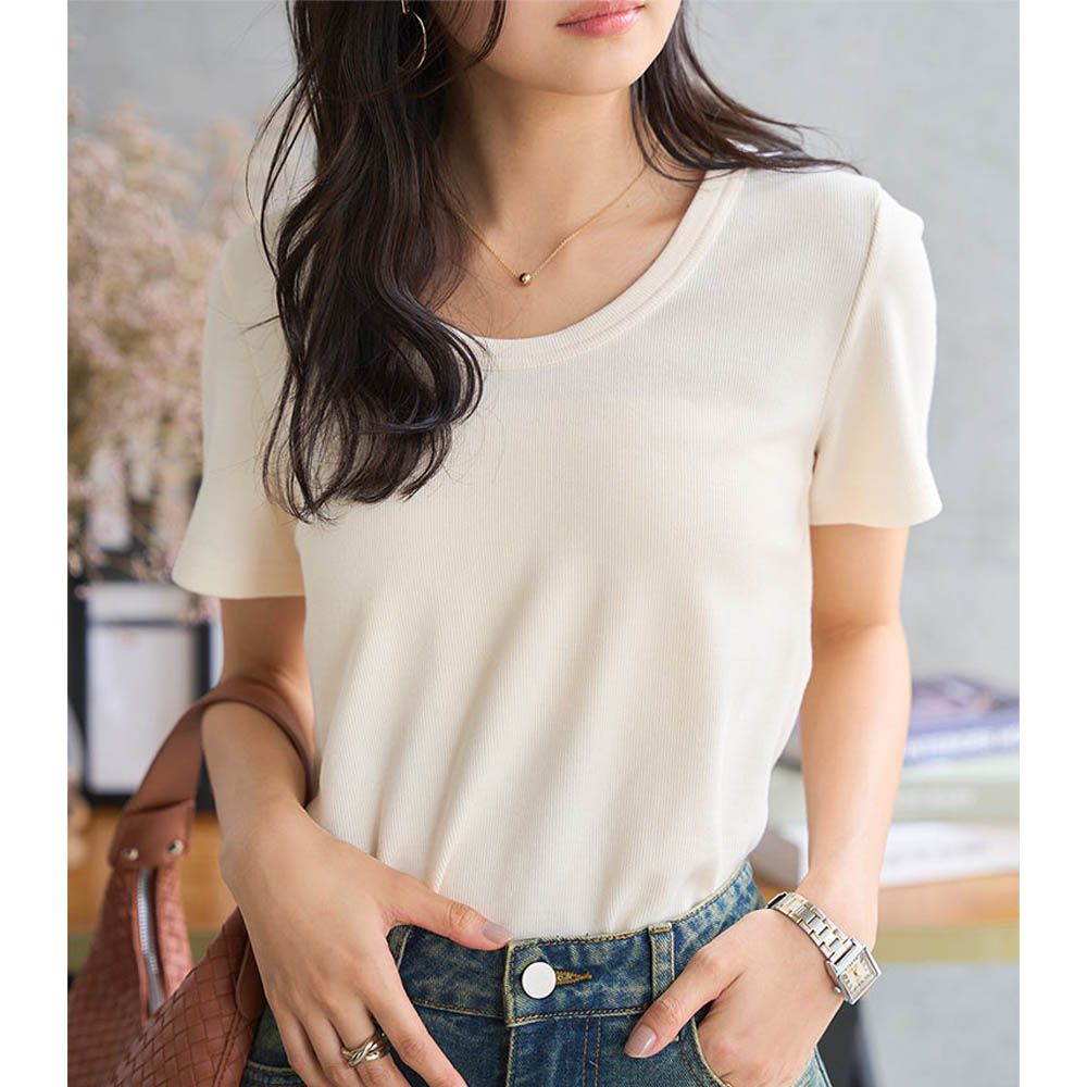 深U領神級美型舒適短袖上衣-奶油米