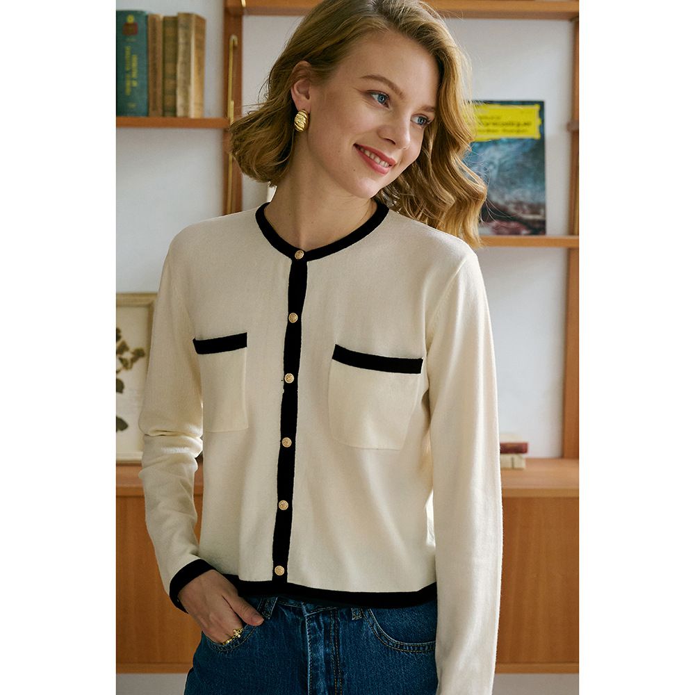 撞色設計感針織上衣-米白色