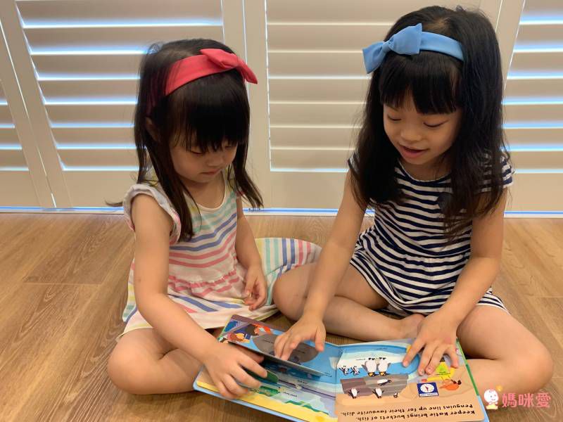 迪士尼英文新書來囉♥♥♥ 冰雪奇緣/海底總動員透過卡通人物加深孩子共讀的印象♬