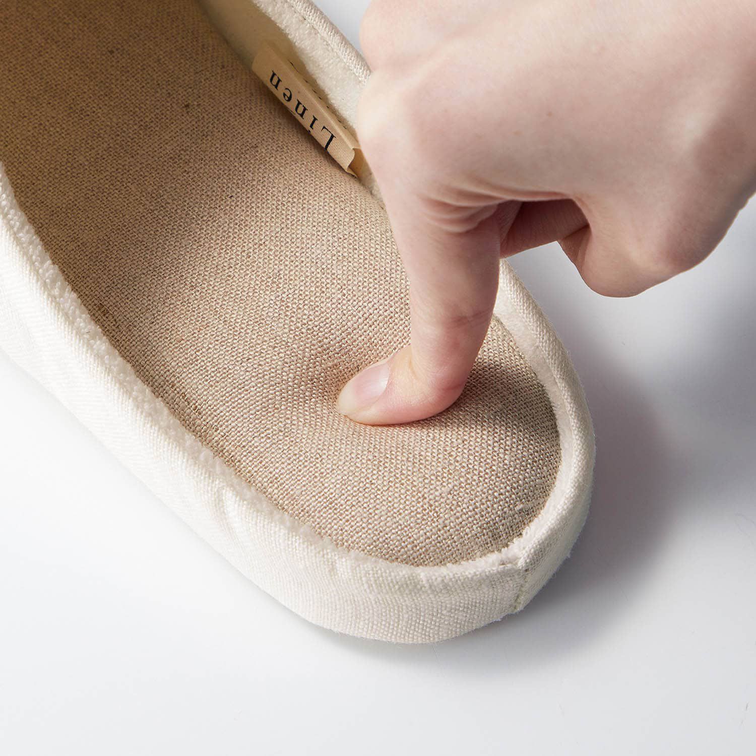 日本千趣會 - 法國亞麻材質櫻花刺繡防噪音室內拖鞋-白