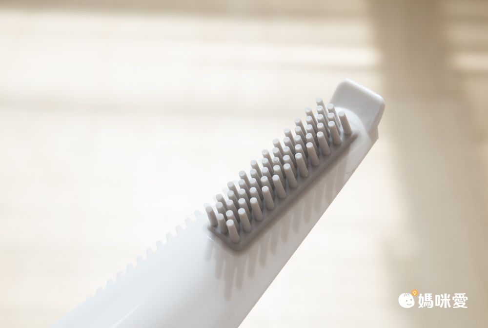 免彎腰！擠乾水分不用手【韓國 噴霧式秒收拖把】