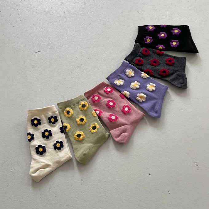 韓國Marian - 撞色花朵點綴中筒襪-深灰 (Free)