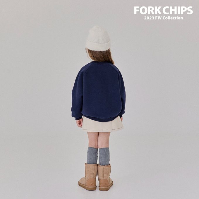 韓國 FORK CHIPS - (內磨毛)刺繡點綴圓領大學T-深藍