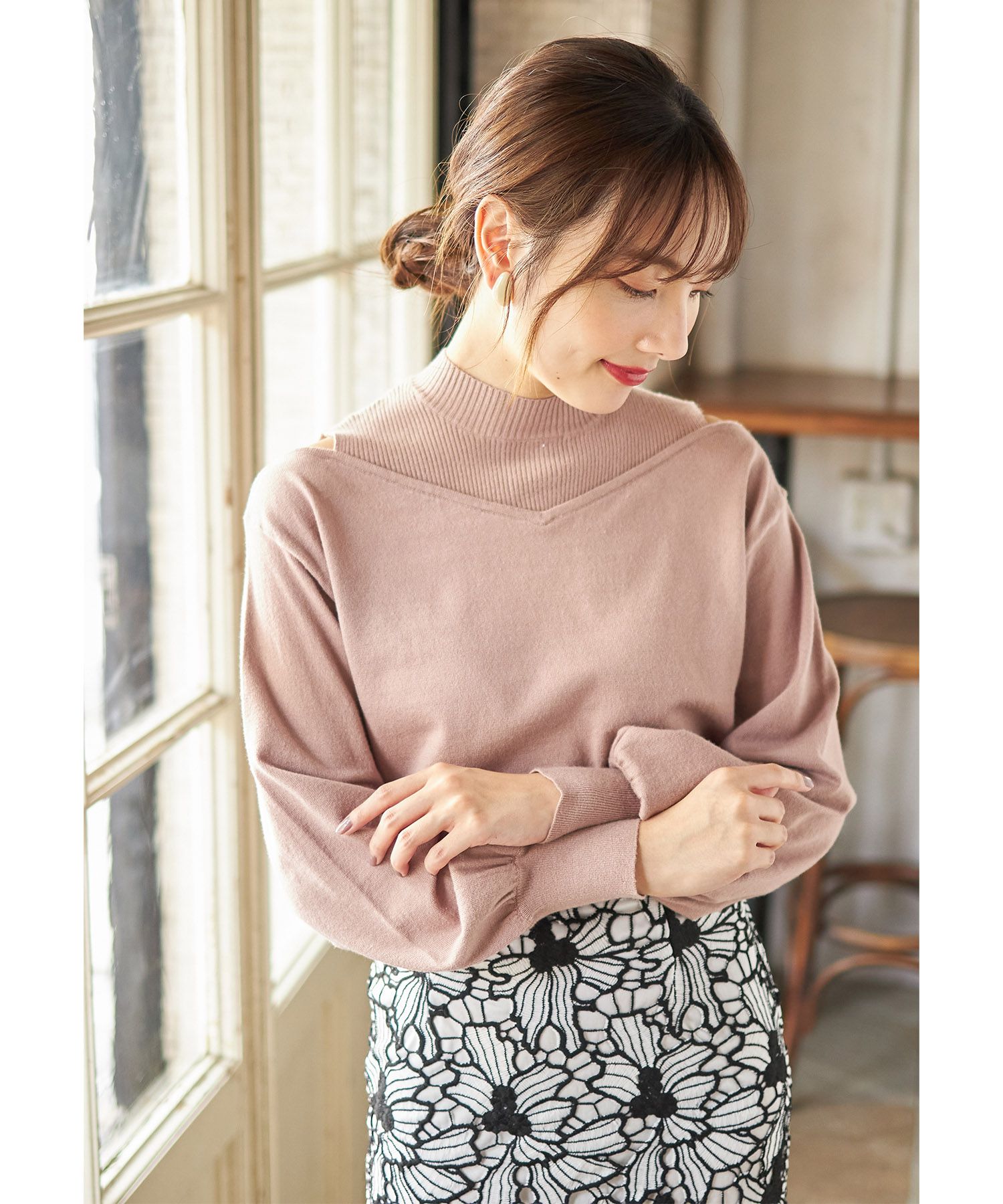 日本 tocco-closet - 美麗蝴蝶扭結針織上衣-淺杏粉