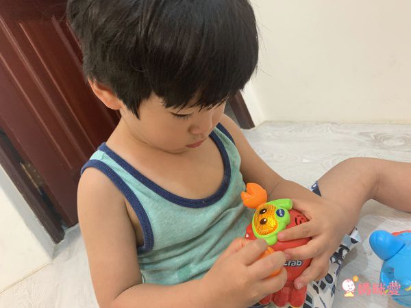 媽咪洗澡神助手♡【英國Vtech ✖ 加拿大MARCUS】歡樂聲光洗澡玩具♡泡泡章魚邊洗澡邊唱歌