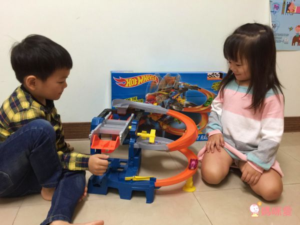 【美國 Hot Wheels 風火輪】❤ 獨家 $199 送攜帶收納盒 ❤ 買越多、送越多！