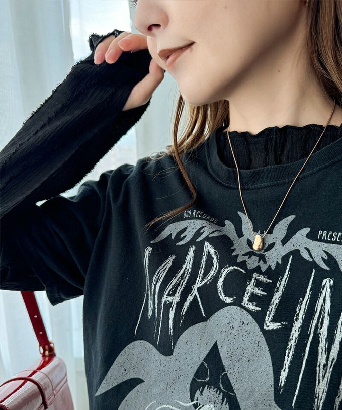 日本 Classical Elf - 奢華羽毛感緹花長袖上衣-黑