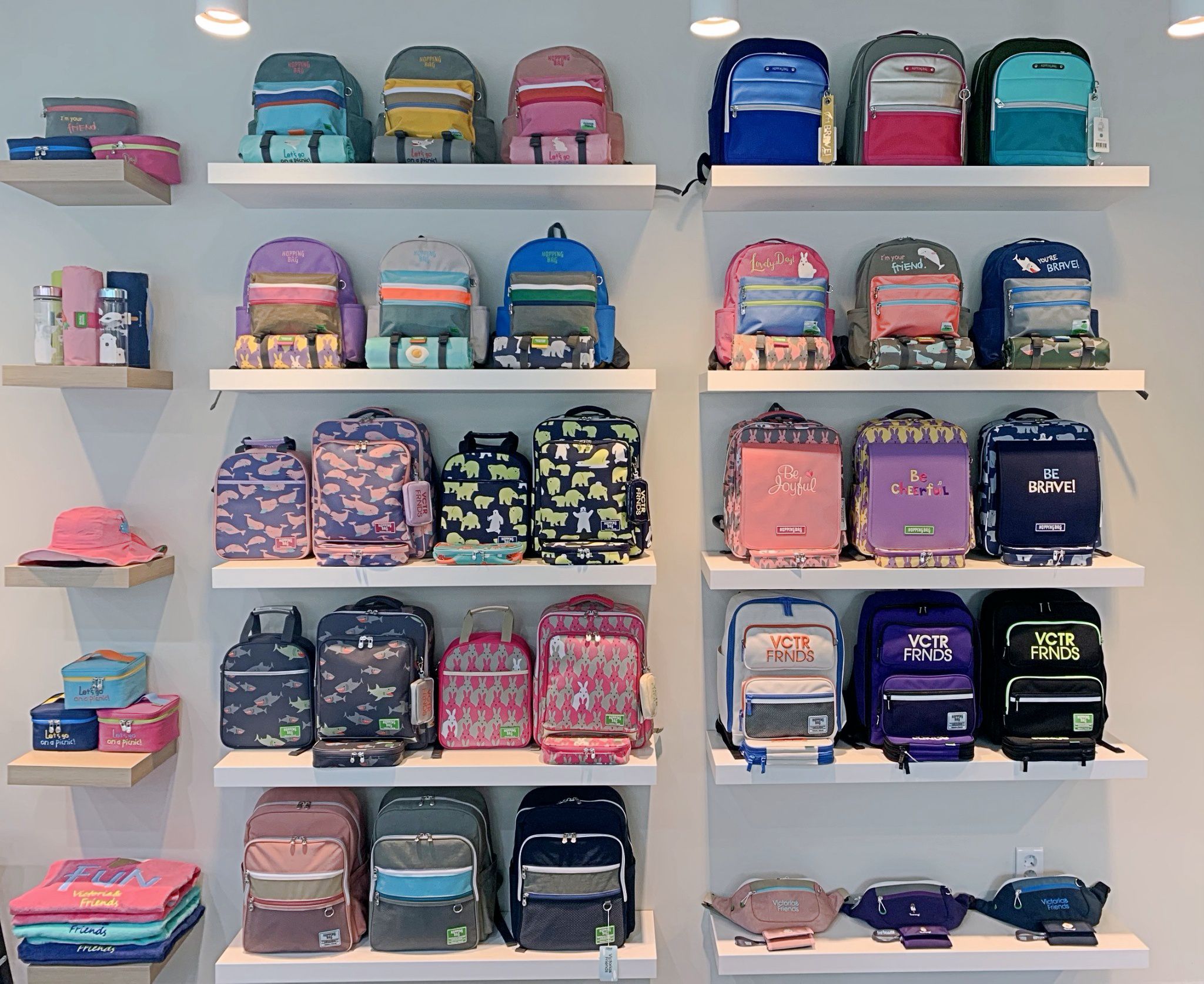 韓國 Victoria & Friends - 超輕量(490g)防潑水減壓背帶兒童背包-藍綠 (35X25X15cm)