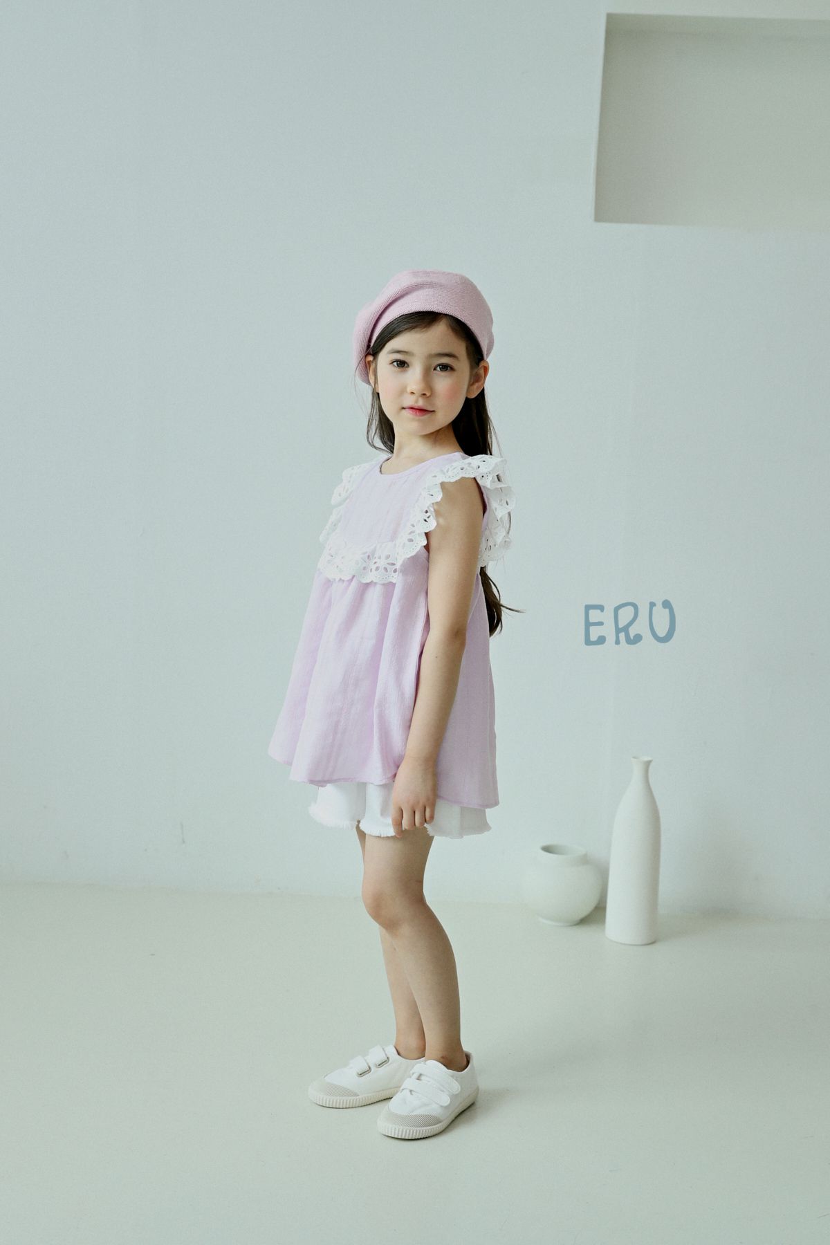 韓國 ERU - 鏤空花朵領編織紋路上衣