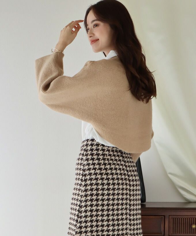 日本 BLUE EAST - 交叉超短版長袖針織上衣-杏