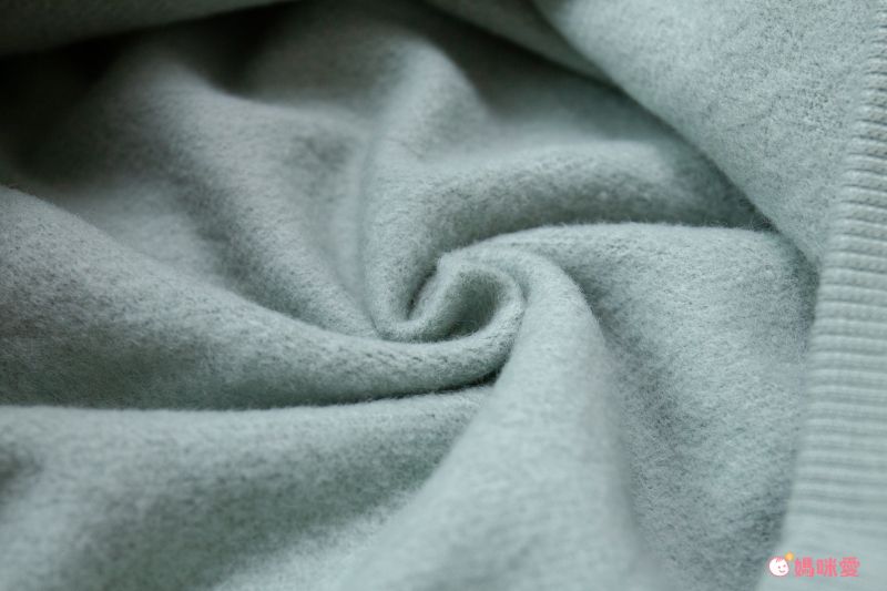 日本千趣會 - 可愛修身廓形荷葉袖洋裝-芥黃