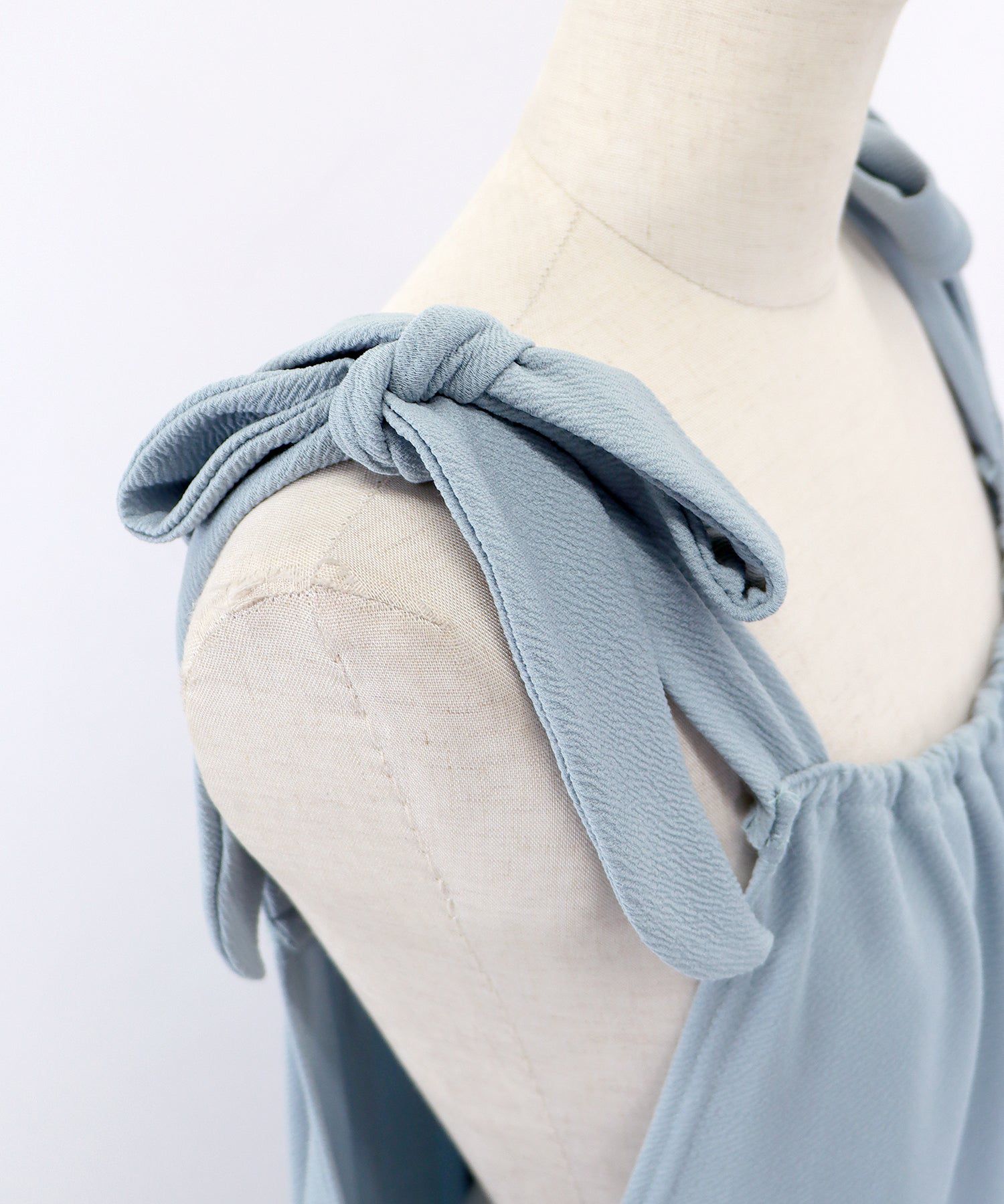 日本 BLUE EAST - 休閒扭結垂墜連身褲-水藍