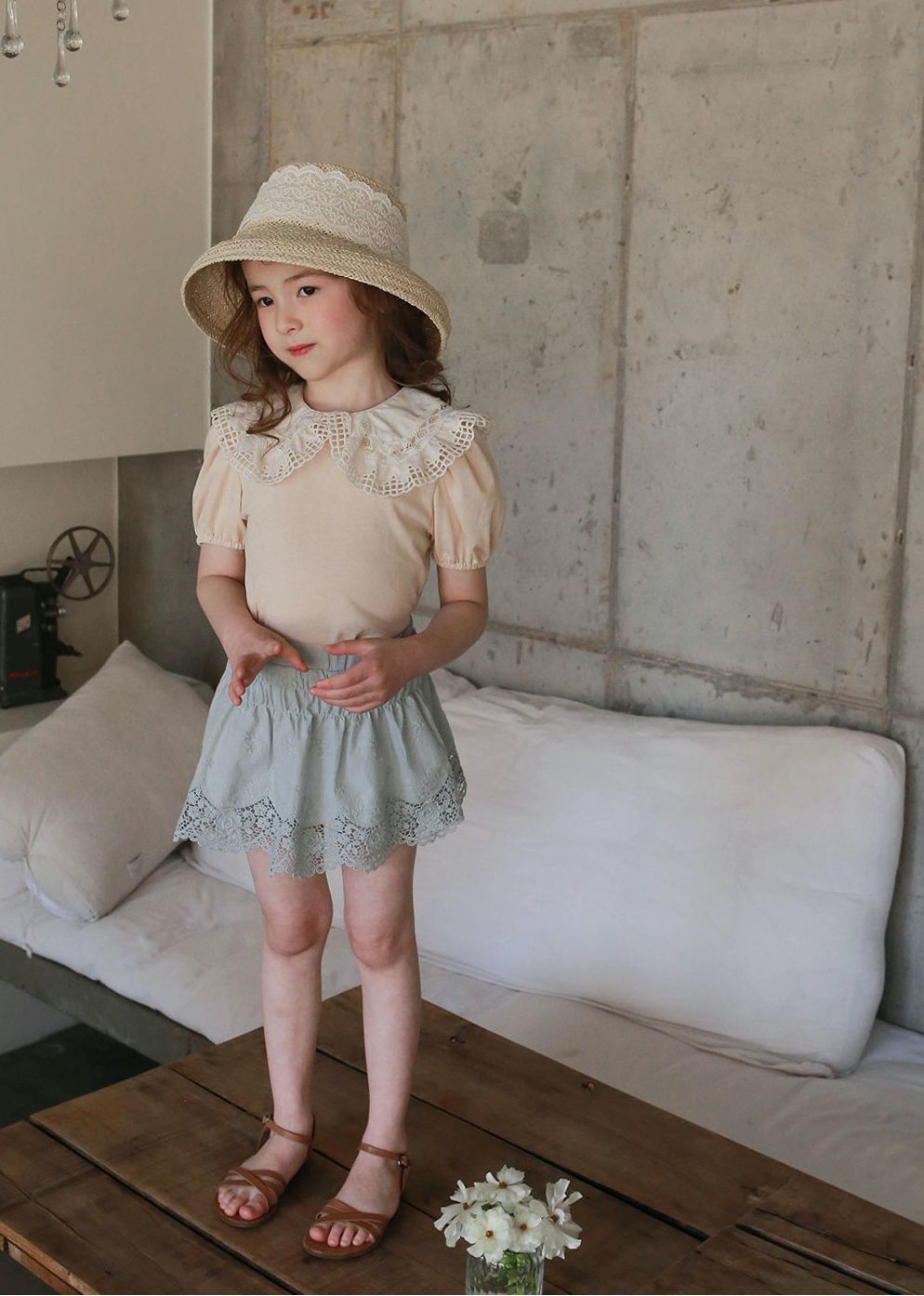 韓國 PuellaFLO - 蕾絲鏤空花瓣下襬褲裙-天藍